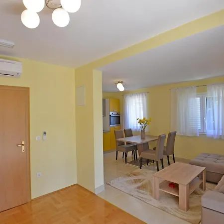 With A Parking Space - 11674 *